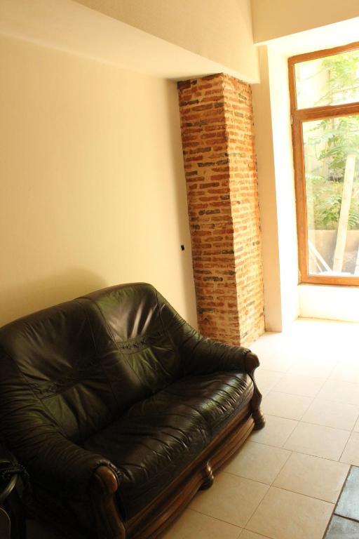 Nest Hostel Тбилиси Экстерьер фото