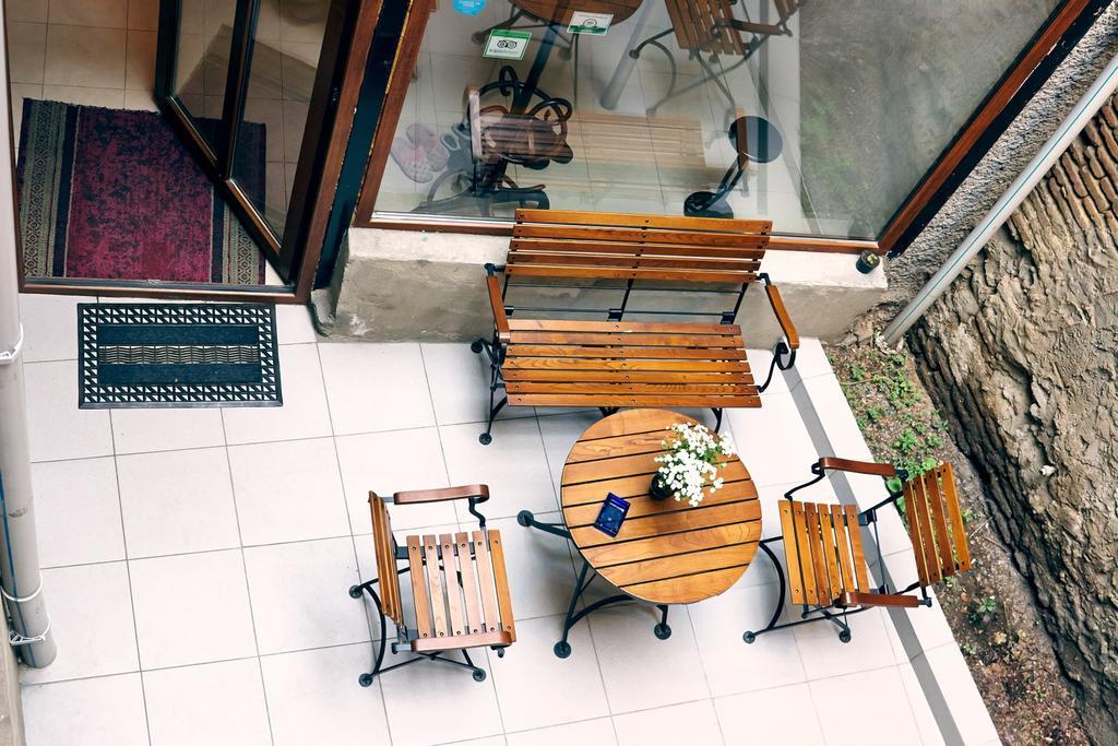 Nest Hostel Тбилиси Экстерьер фото