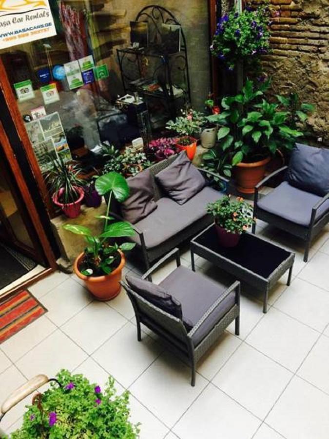 Nest Hostel Тбилиси Экстерьер фото